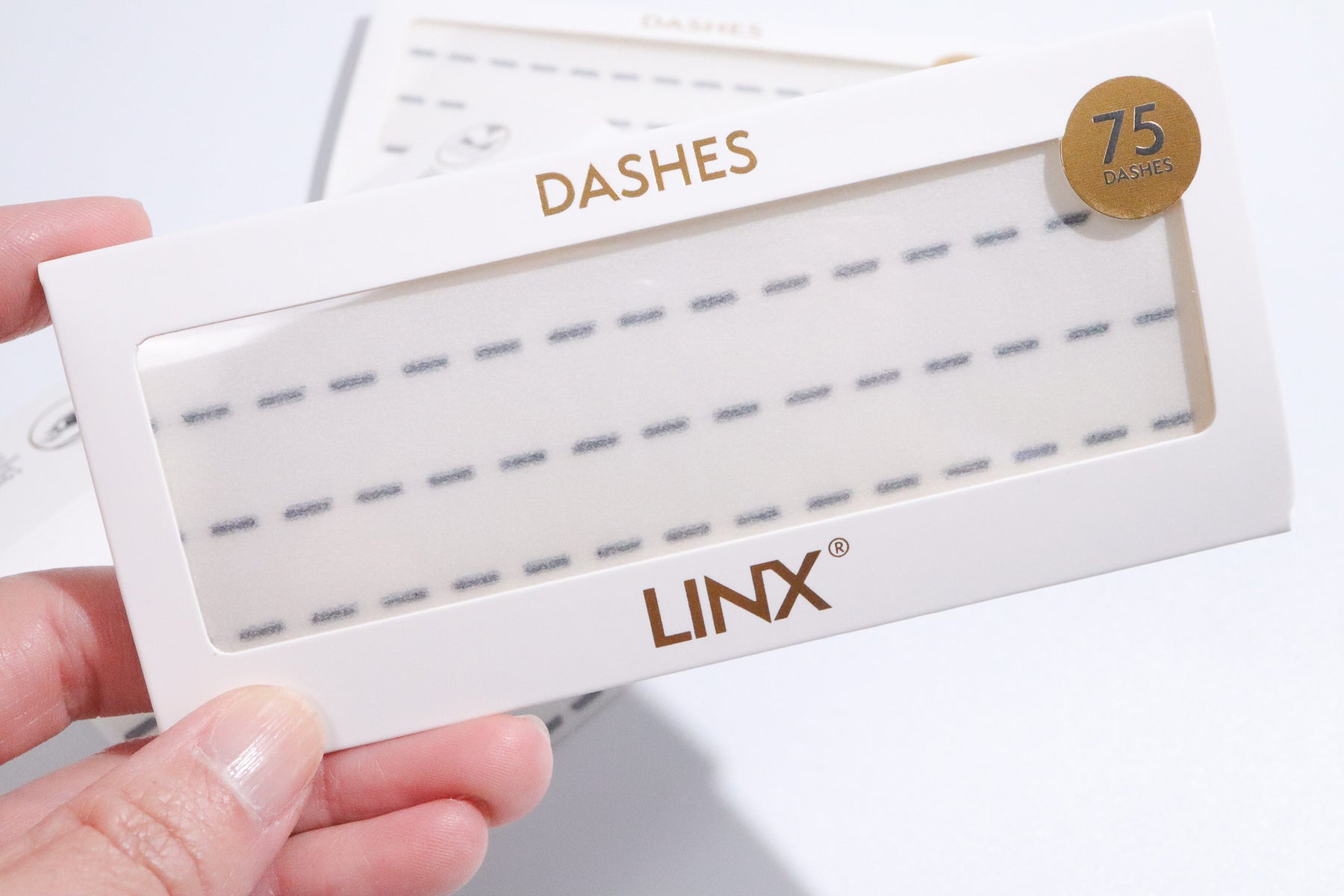 Dashes - self adhesive glue for lash clusters